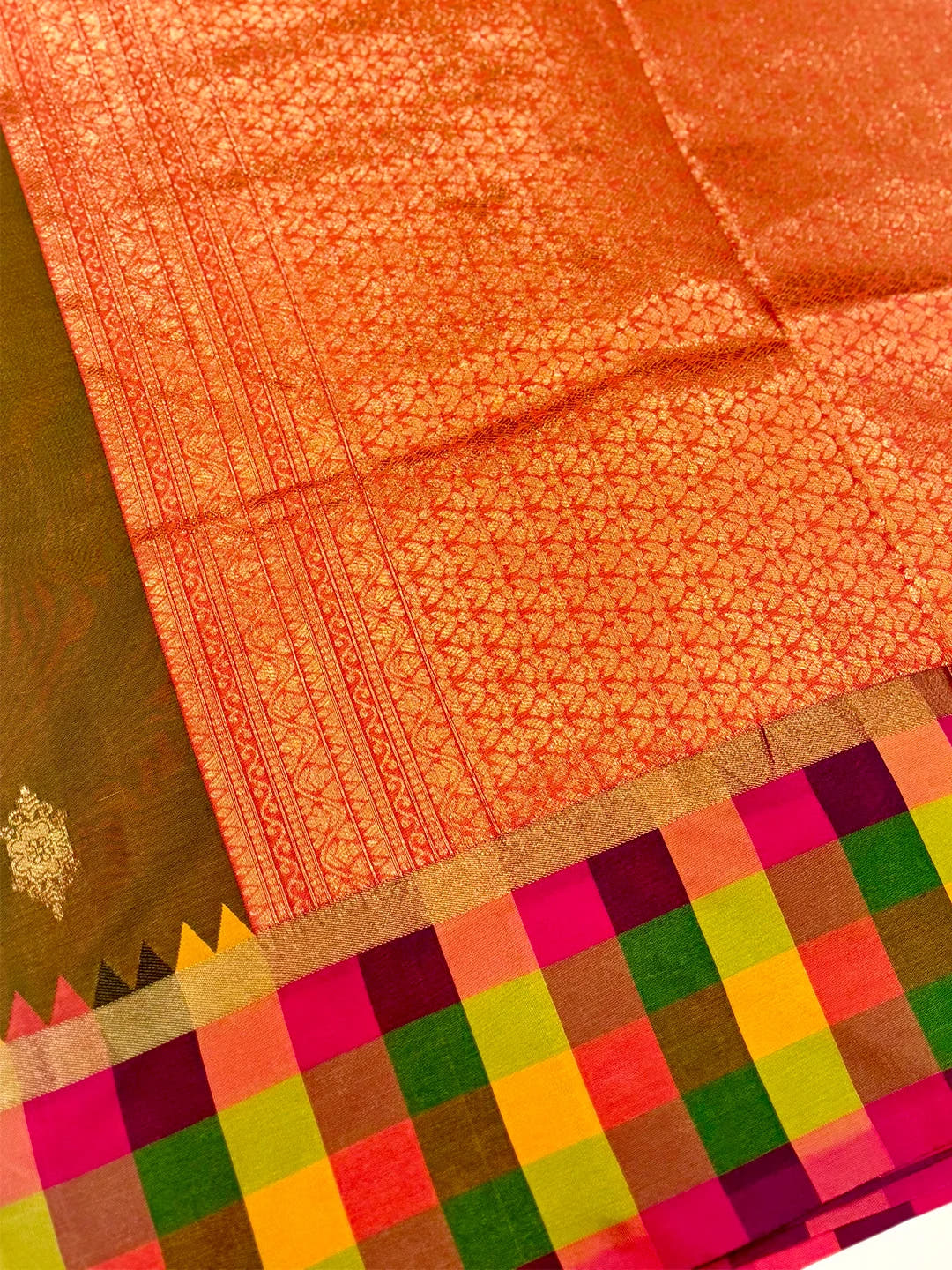 Celebrity Paalum Pazhamum Rich Pallu Silk Saree