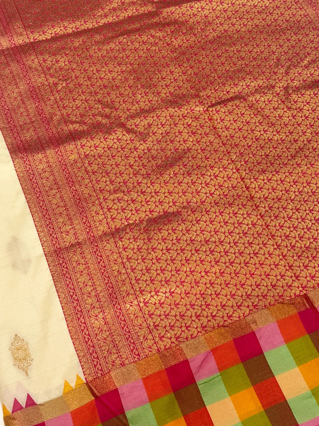 Vibrant Paalum Pazhamum Rich Pallu Silk Saree