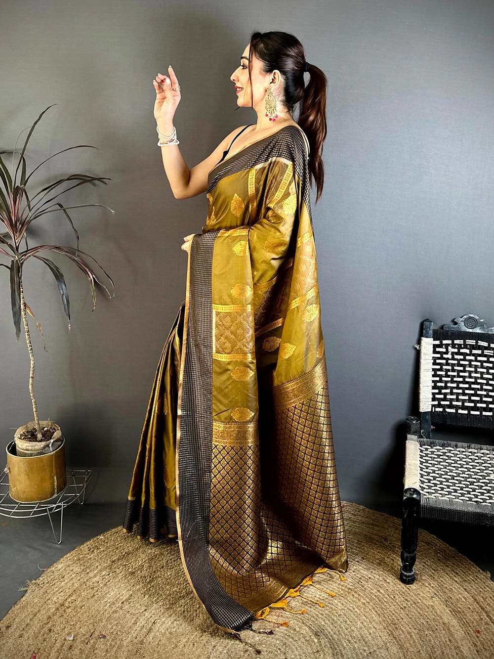 Celebrity Gold Pochampally Weaving Soft Silk Saree