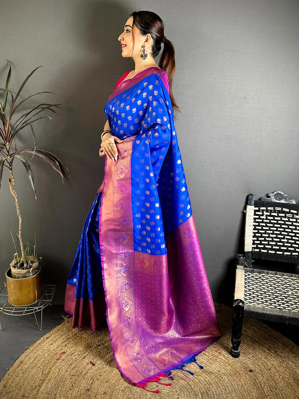 Elegant Royal Blue Banarasi Zari Motif Saree