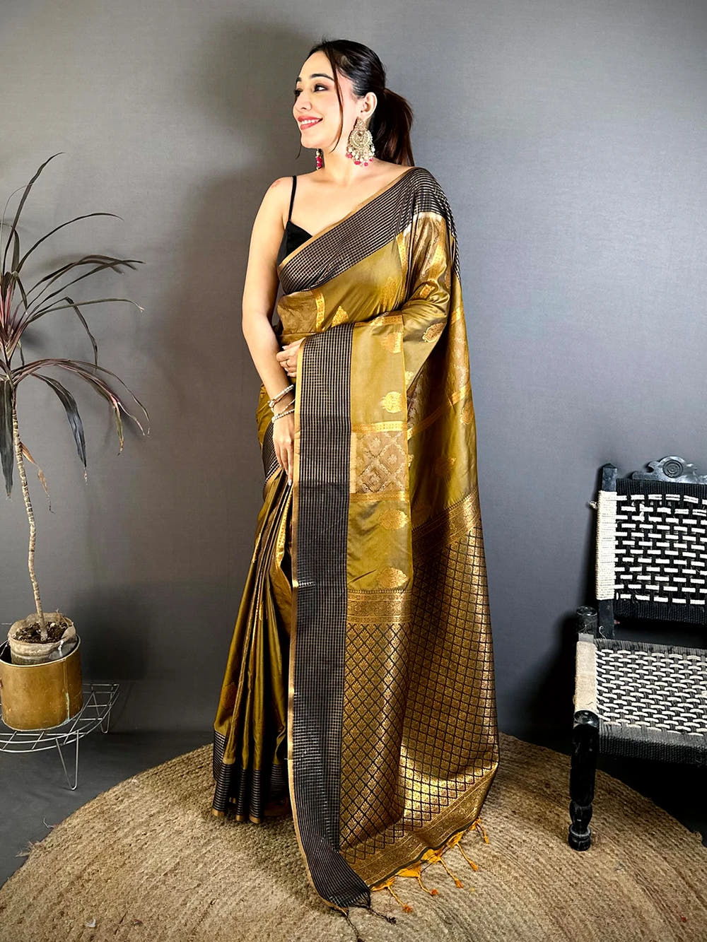 Celebrity Gold Pochampally Weaving Soft Silk Saree