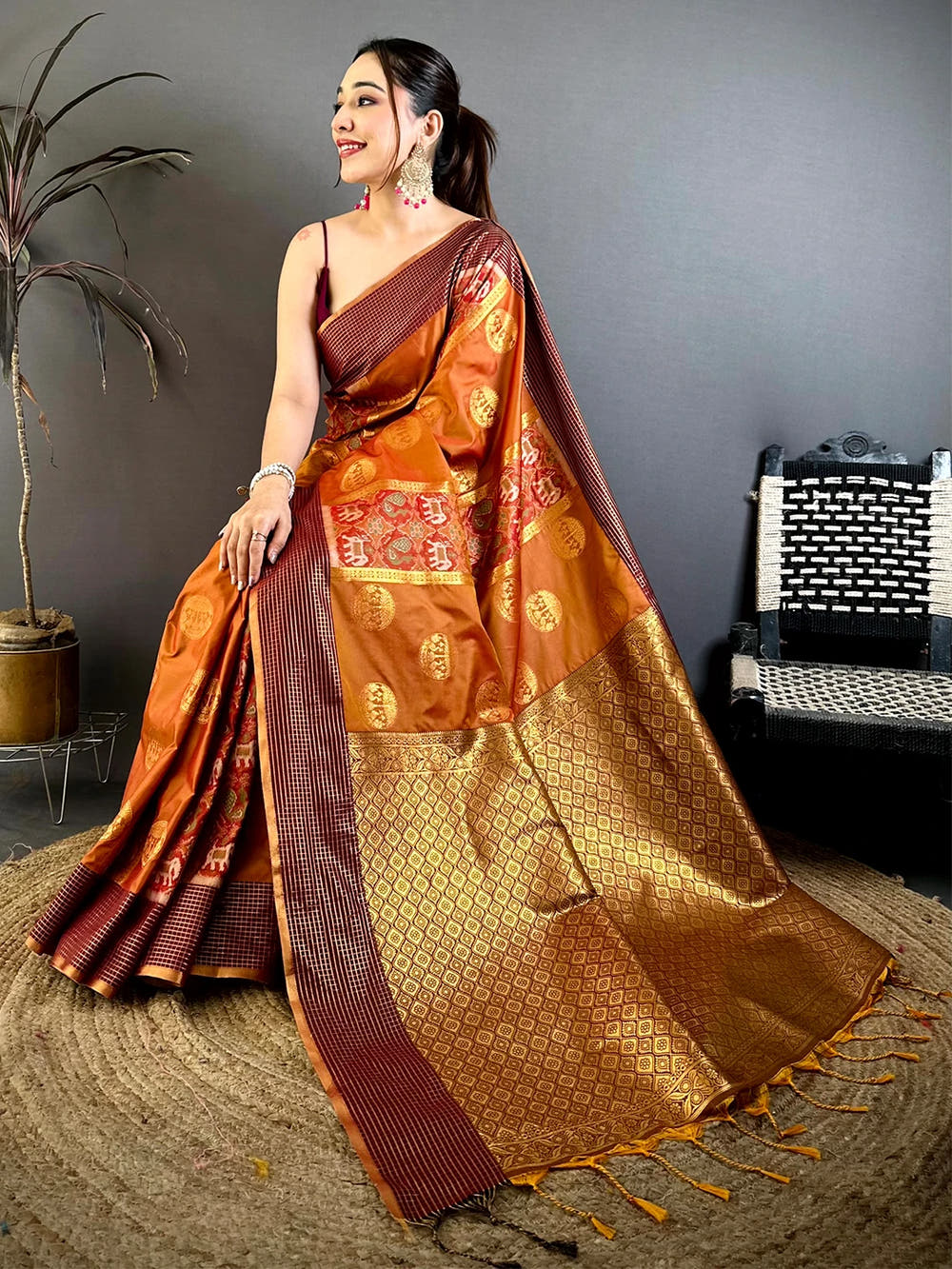 Royal Soft Silk Ikkat Pochampally Saree - view 4