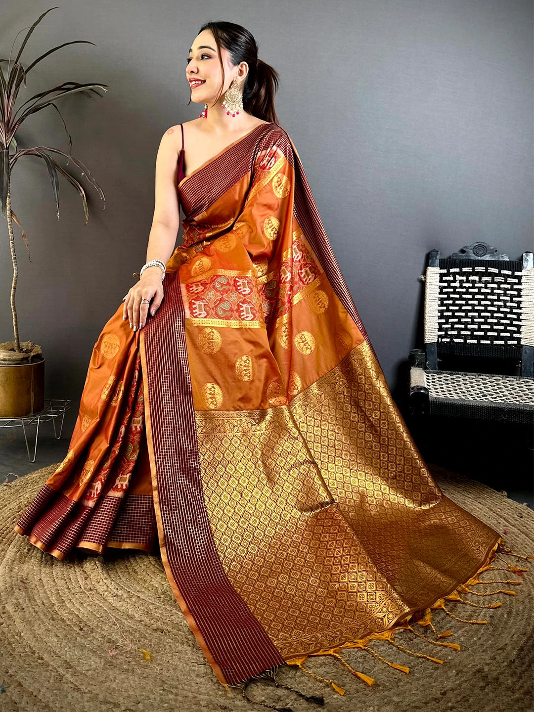 Royal Soft Silk Ikkat Pochampally Saree - view 4