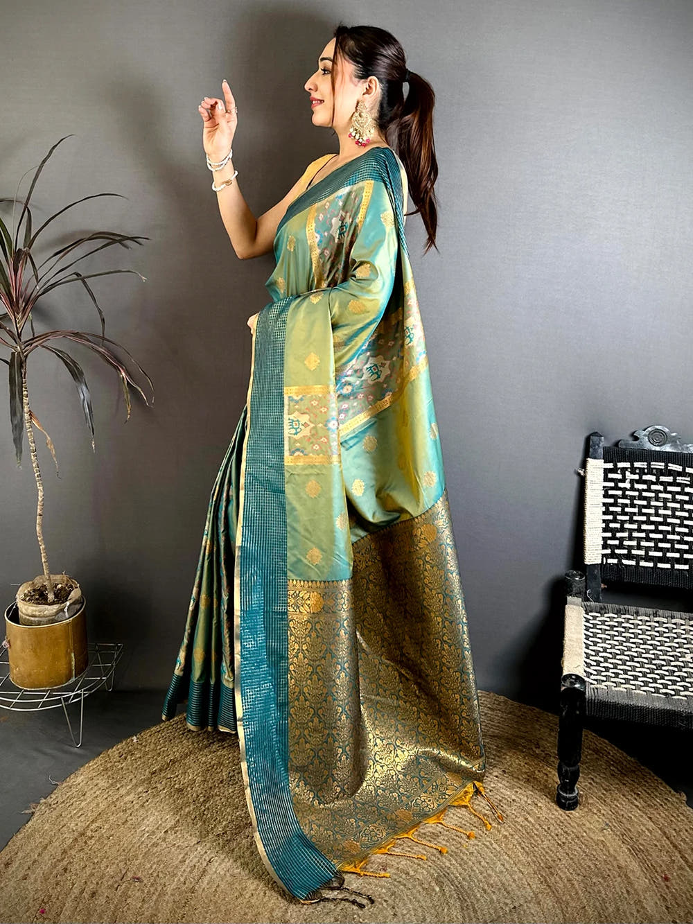 Stylish Soft Silk Ikkat Pochampally Saree - view 2