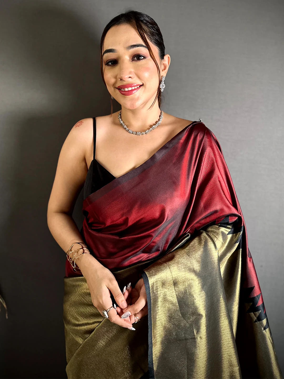 Stylish Soft Silk Woven Temple Saree - view 3