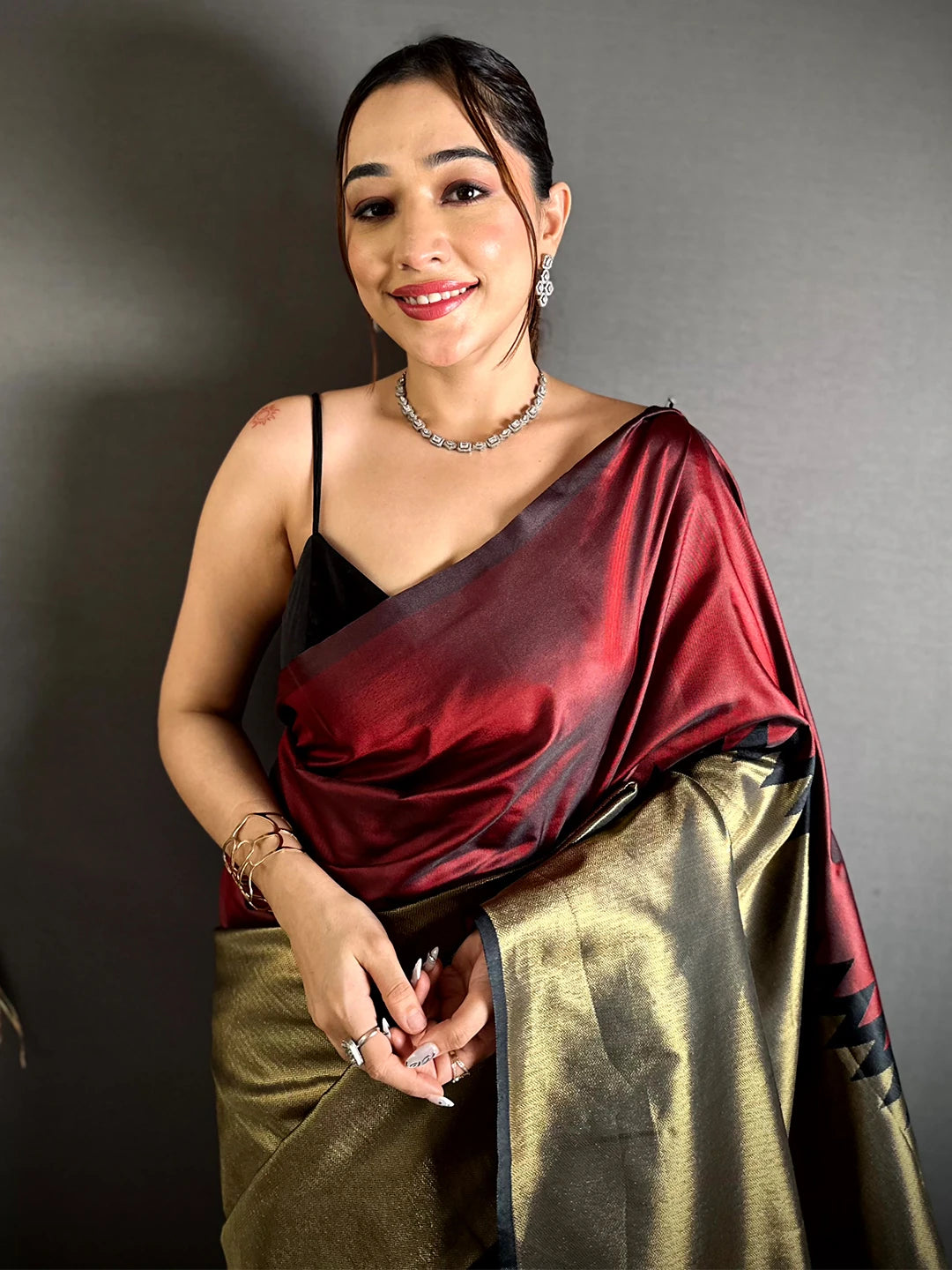 Stylish Soft Silk Woven Temple Saree - view 3